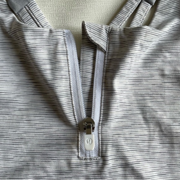 Lululemon Gray High-Neck Sports Bra - Picture 6 of 8